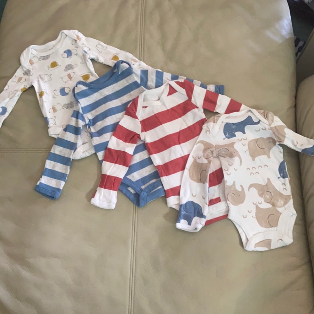 Long sleeve newborn bodysuits
